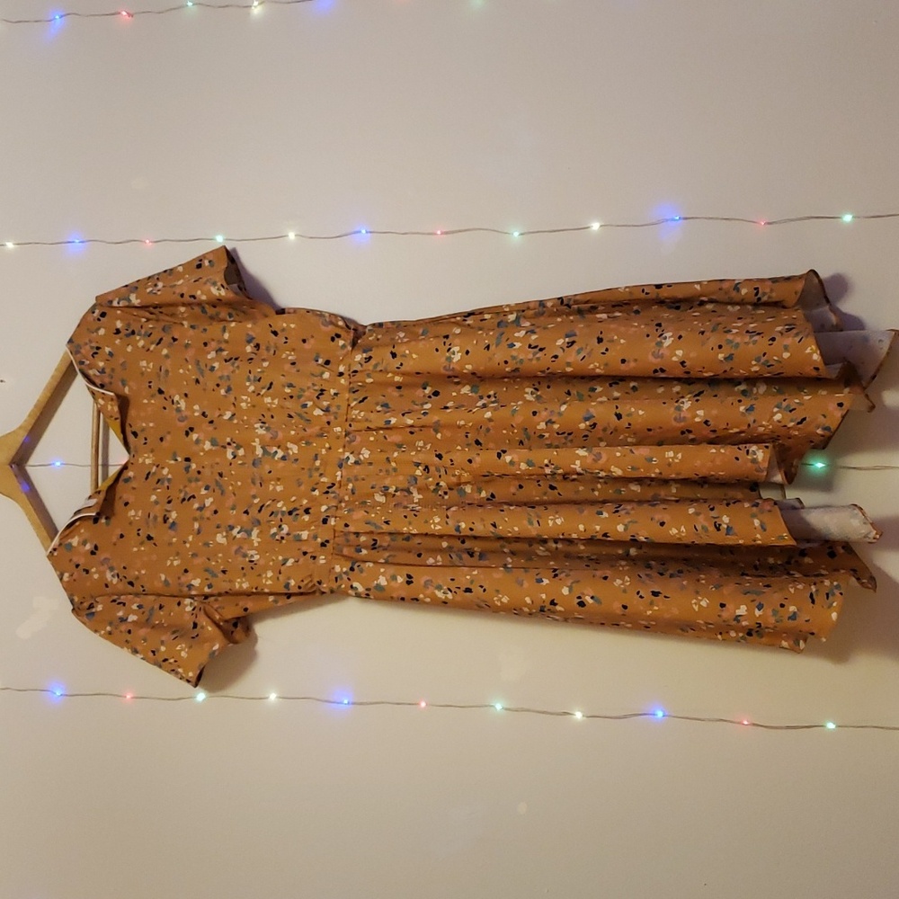 Dress - Picture 6 of 10